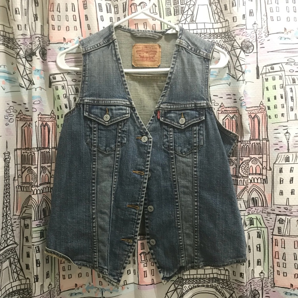 💥50% OFF BUNDLES!!! LEVI DENIM VEST